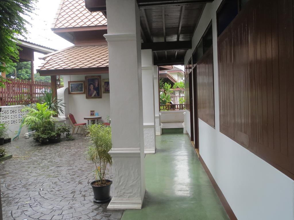 Ở trọ Baanlek