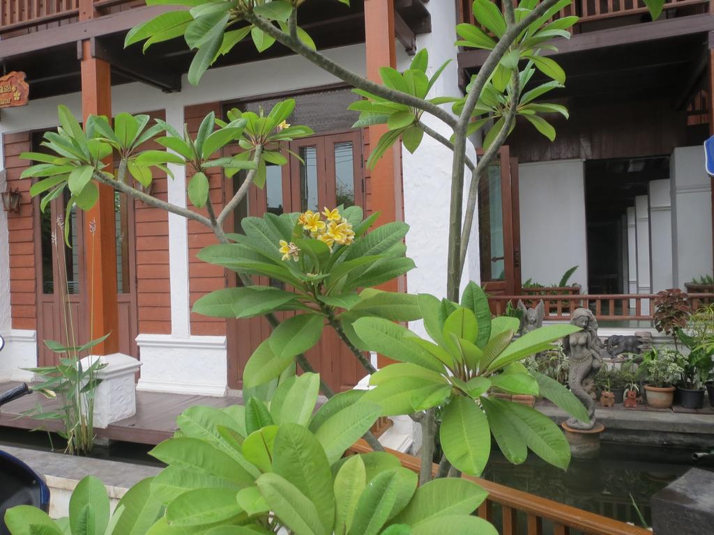 Baanlek Homestay *