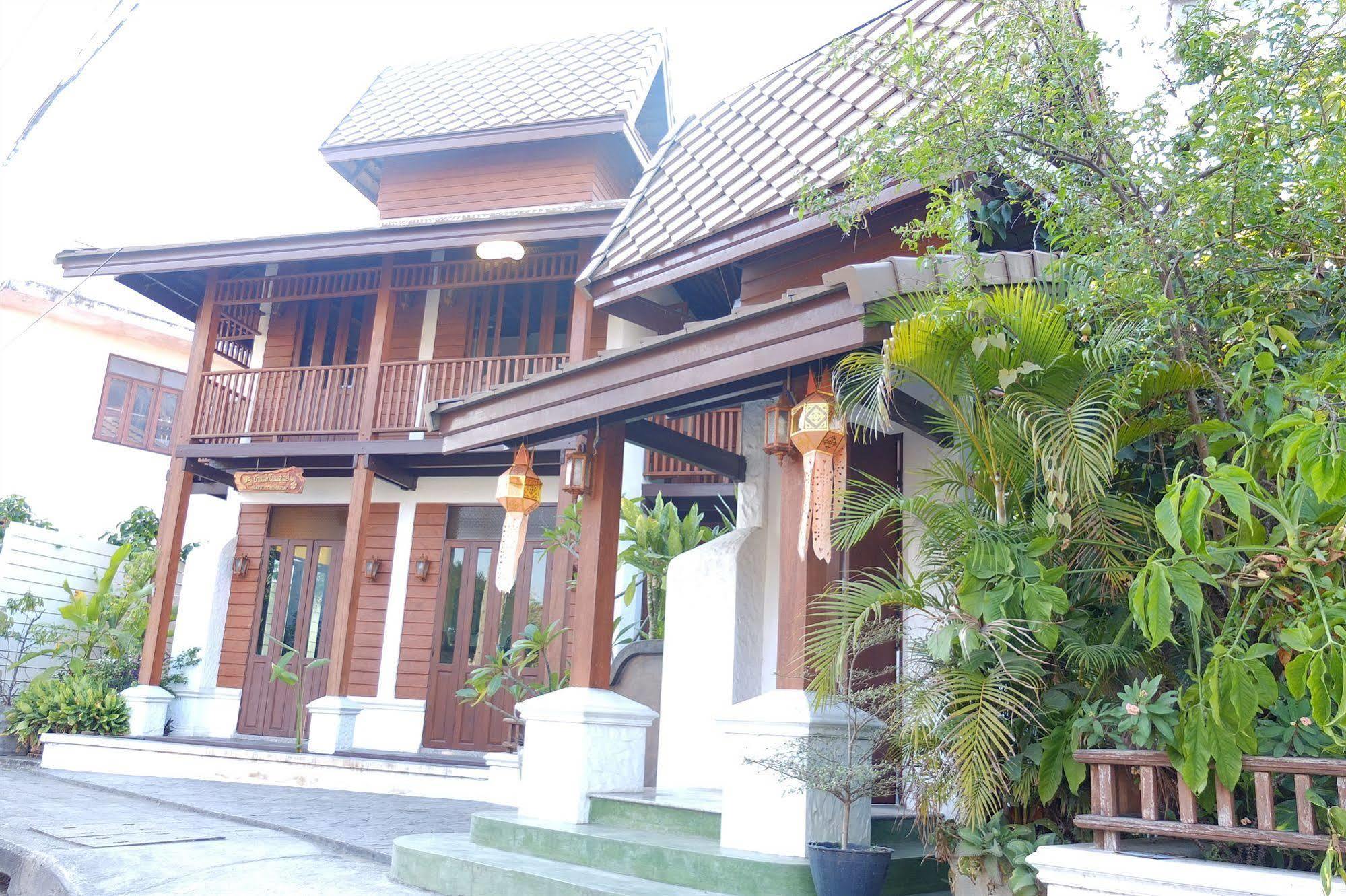 Homestay Baanlek
