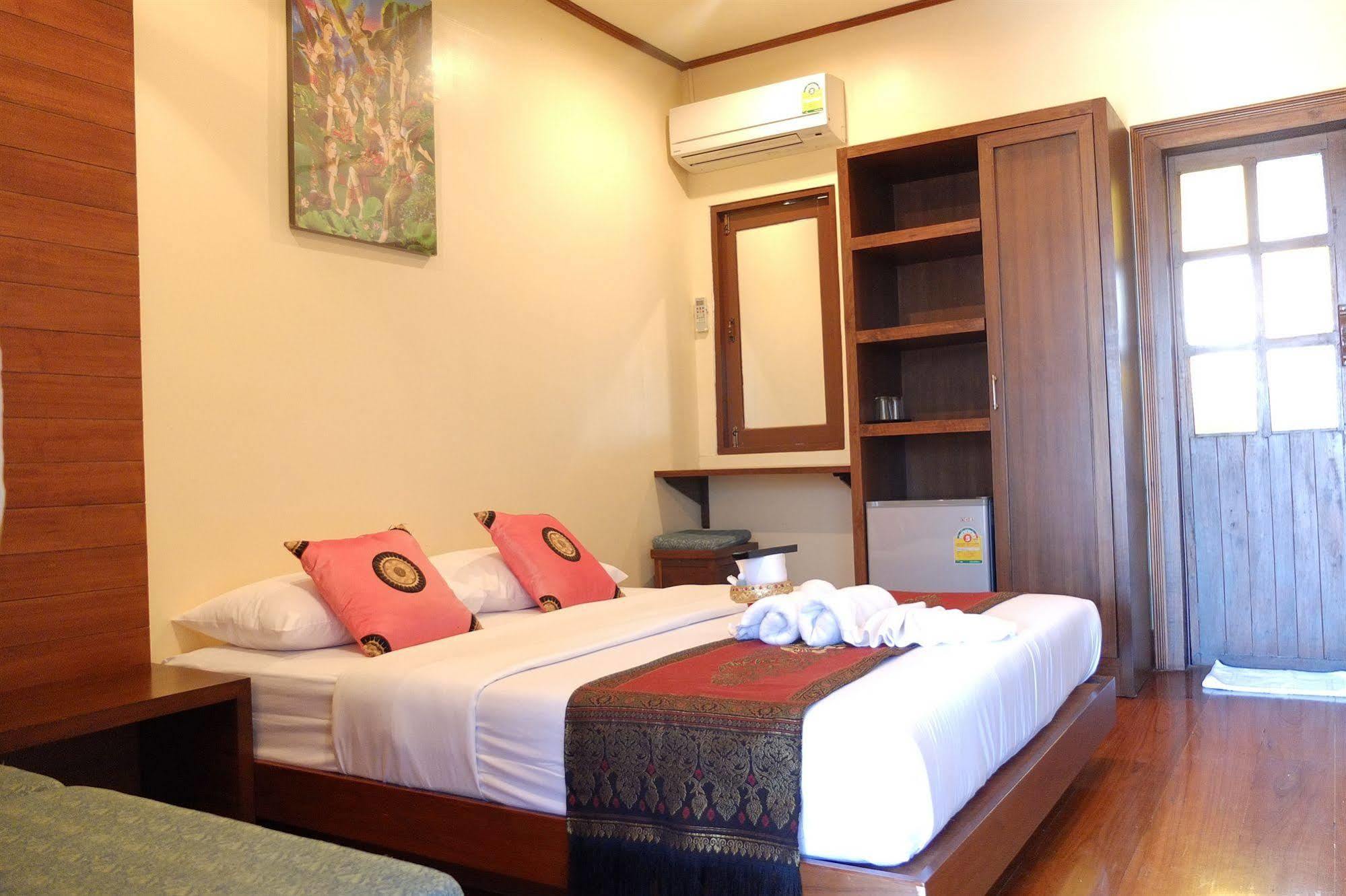 Baanlek Homestay